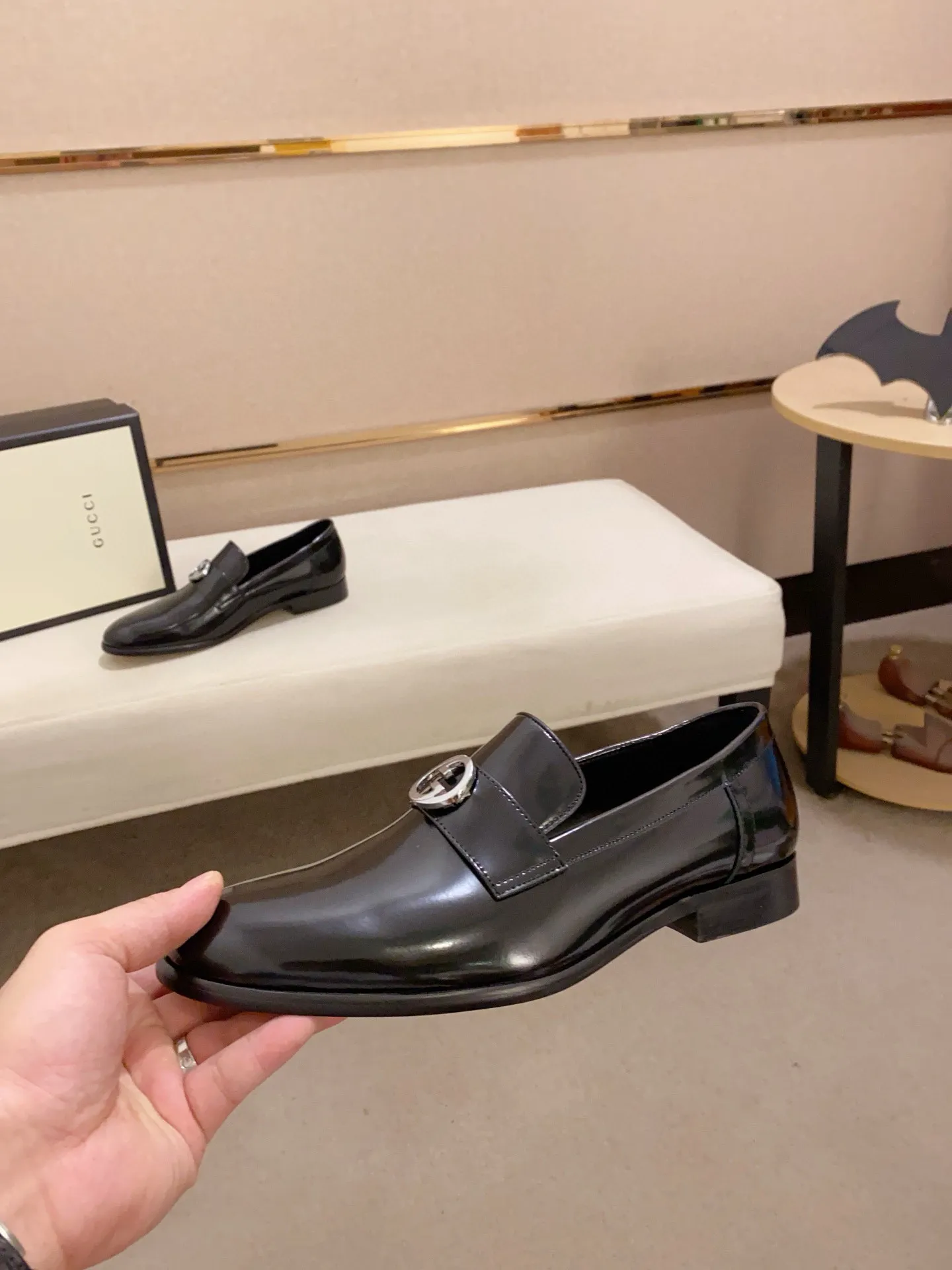 Men's shoes 💰: 520💰 (GUCCI) new series ss hot new products 💢 💠 Casual leather shoes 👞, first layer of cowhide, upper hardware buckles and logo on the sides of the shoe, brand logo on the insole and sole 💠 💎Upper: 100% cowhide 💎Inner: cowhide/100% 💎Feet: cowhide/100% 💎Sole: rubber/100% 💎SIZE: 38 39 40 41 42 43 44 Can be customized 45